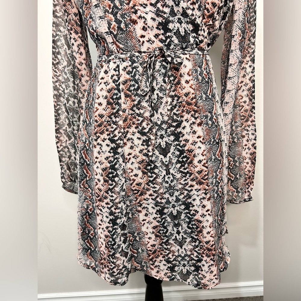 Chic Multicolor Patterned Dress - Picture 3 of 15